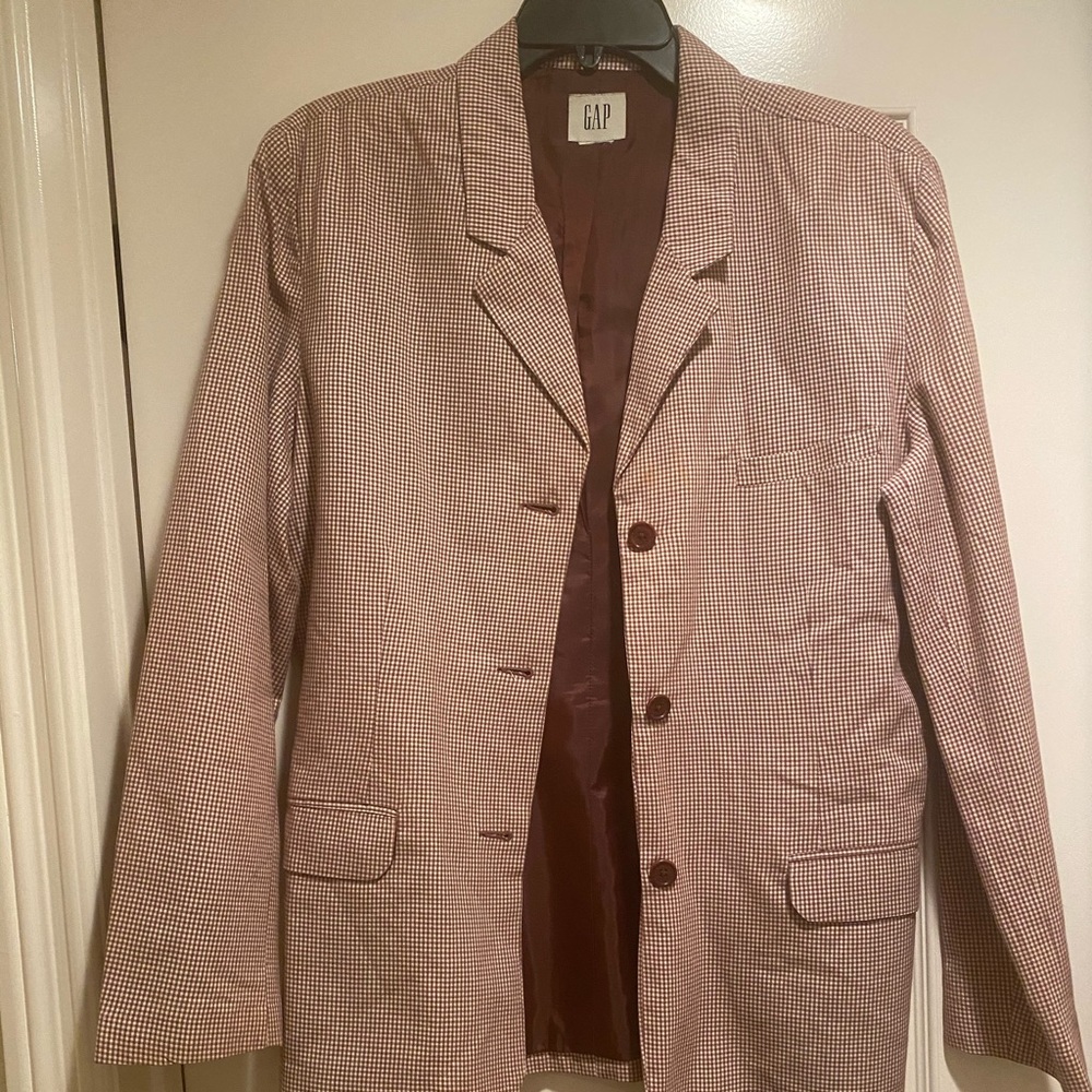 Gap suit. - Picture 1 of 5